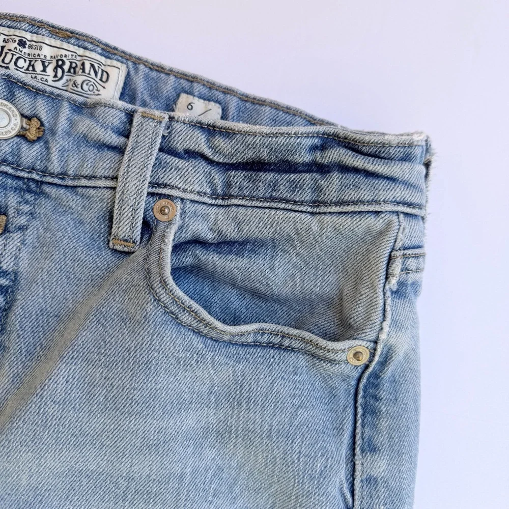 Woman’s Lucky Brand🍀Denim Jeans Bridgette Cropped Flare Size 6/28​ - Picture 4 of 12